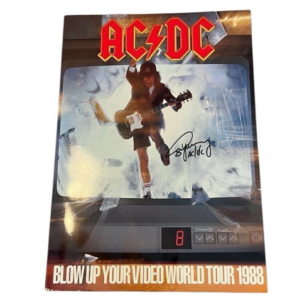 Vintage AC⚡️DC 1988 Blow Up Your Video World Tour Angus Young autographed